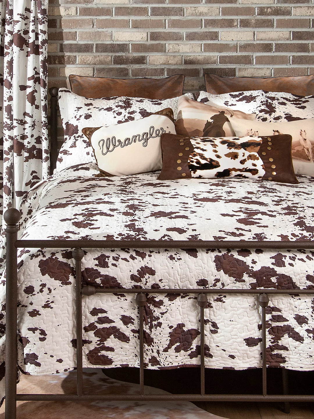Wrangler Cowhide Quilt Set - King