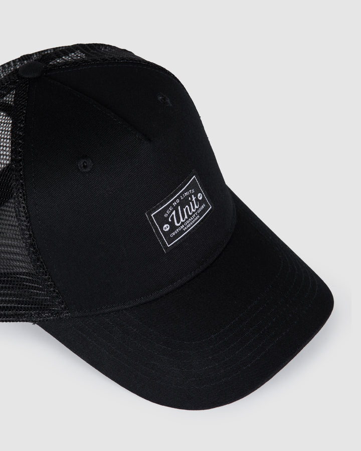 UNIT Mens Headwear - Curve Peak Trucker - Regard