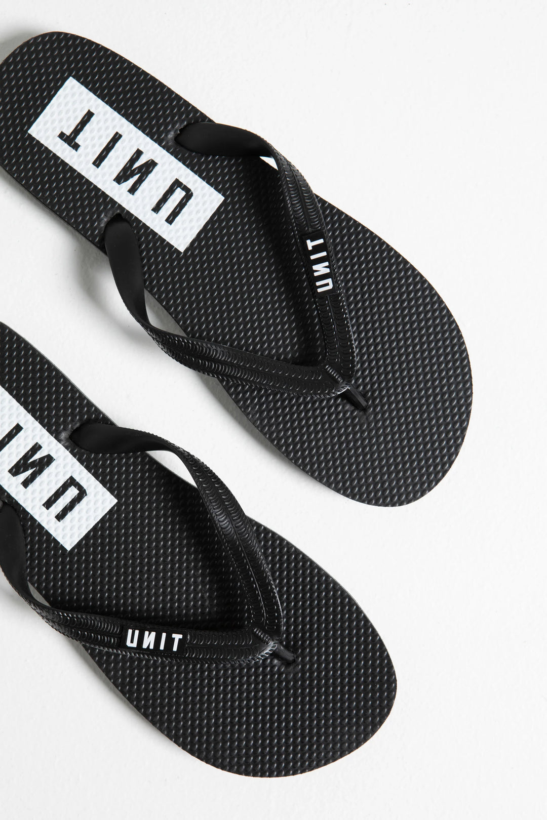 Unit Mens Flip Flops Black/White